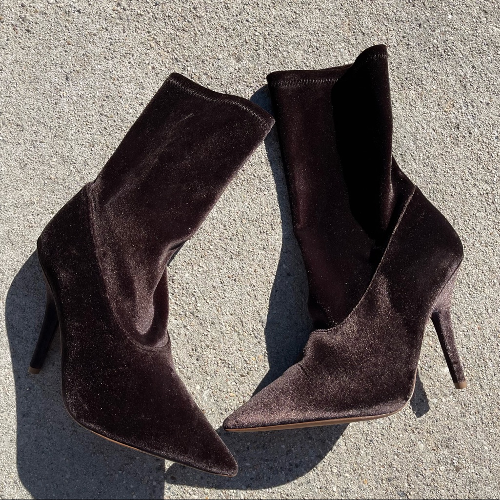 Nwot Yeezy Season 5 Mink Stretch Velvet Boots Size 39